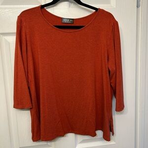 Miik Chris 3/4 Sleeve Scoop Neck Top